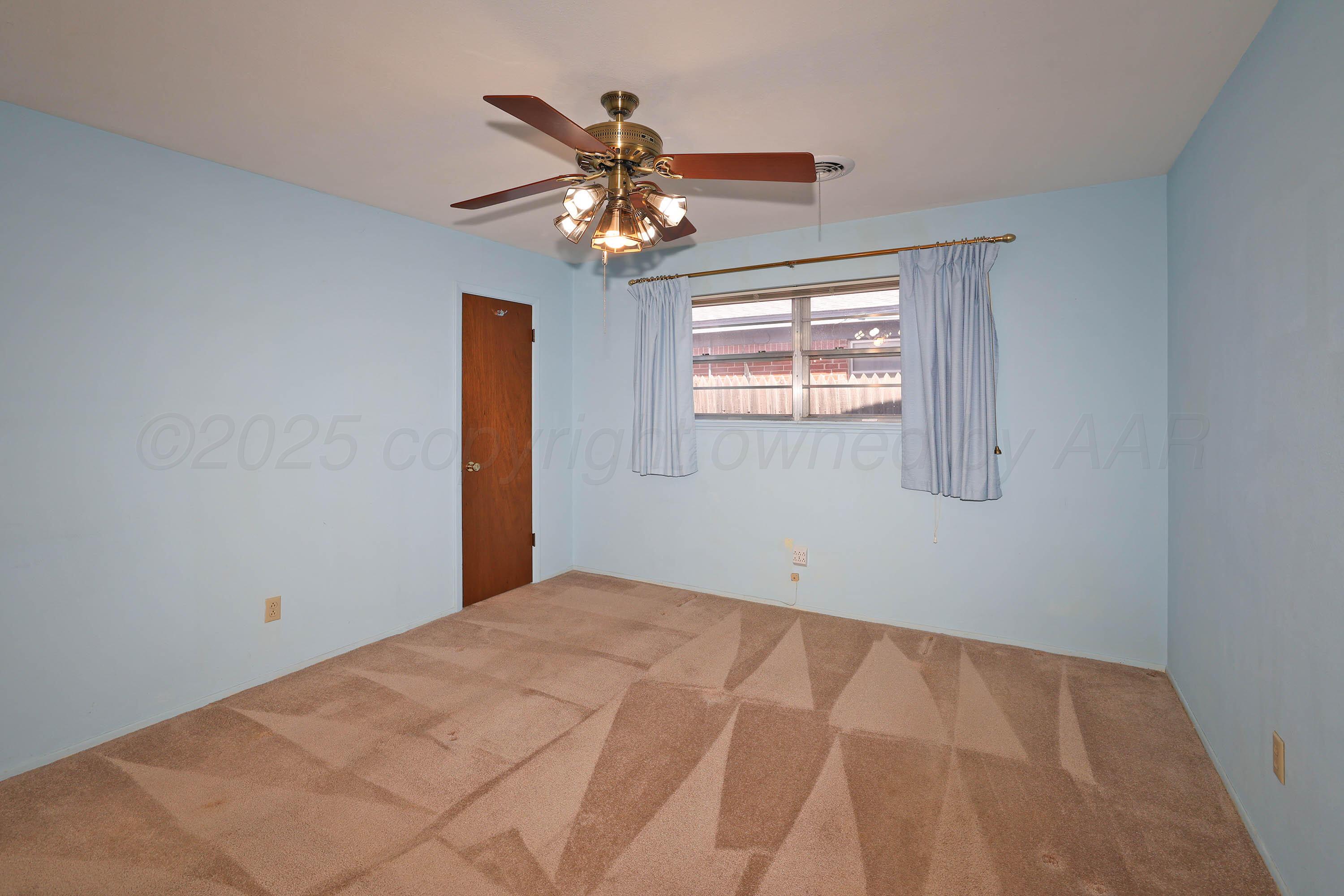 5127 Royce Drive Amarillo, TX 79110 - Photo 10 of 30 13-Primary Bedroom