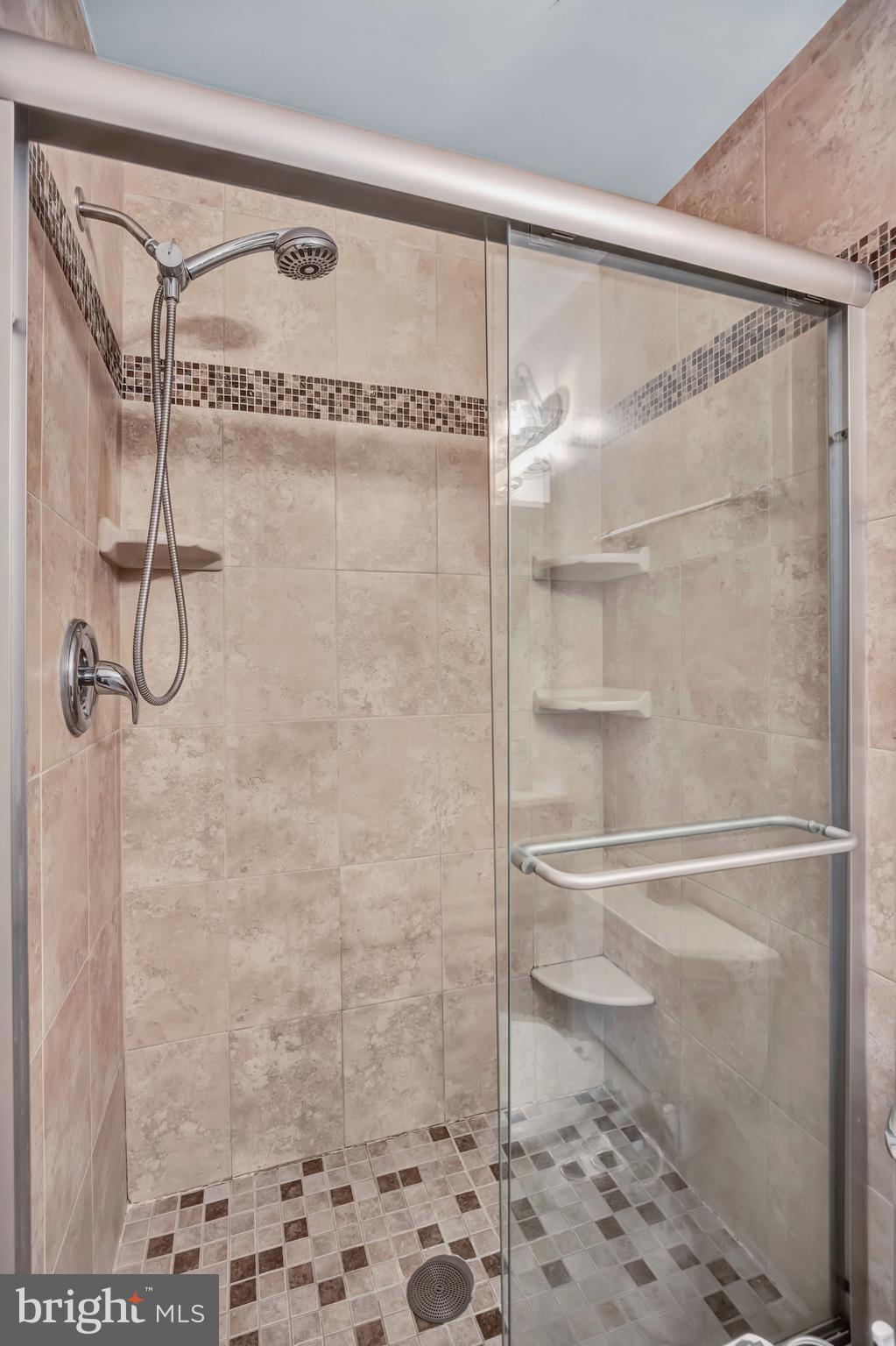 7357 Springleigh Way Alexandria, VA 22315 - Photo 3 of 30 Gallery Image 3