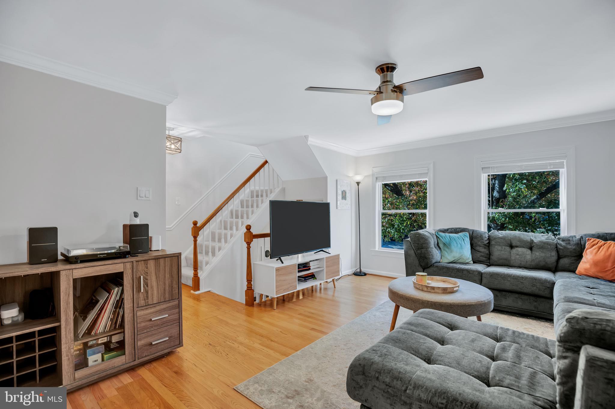 7357 Springleigh Way Alexandria, VA 22315 - Photo 8 of 30 Gallery Image 8