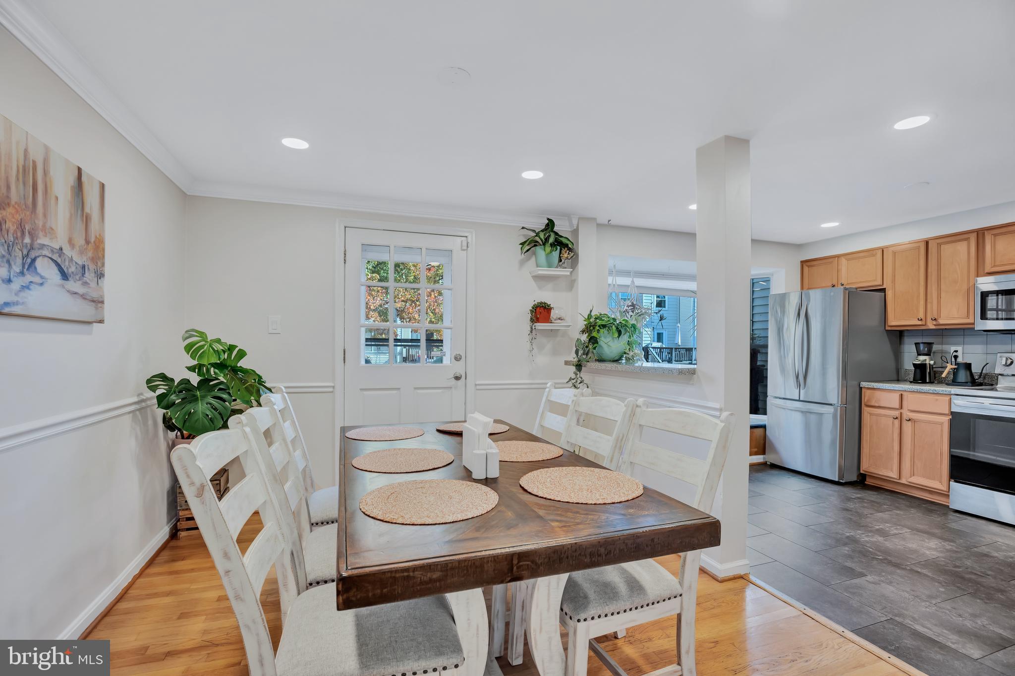7357 Springleigh Way Alexandria, VA 22315 - Photo 10 of 30 Gallery Image 10