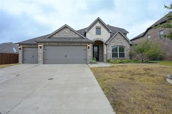 $450,000 | 809 Deleon Drive, Midlothian, TX 76065