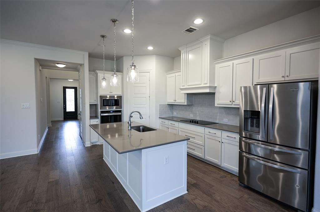 809 Deleon Drive Midlothian, TX 76065 - Photo 18 of 30 Refrigerator conveys with full-price offer