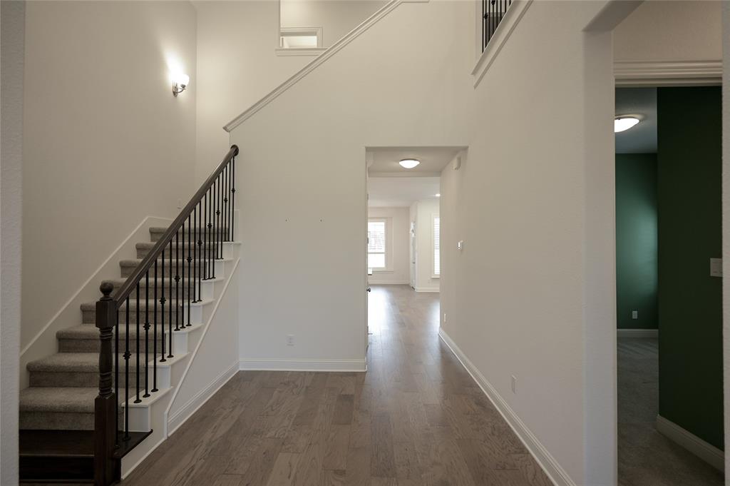 809 Deleon Drive Midlothian, TX 76065 - Photo 5 of 30 Entryway and Staircase