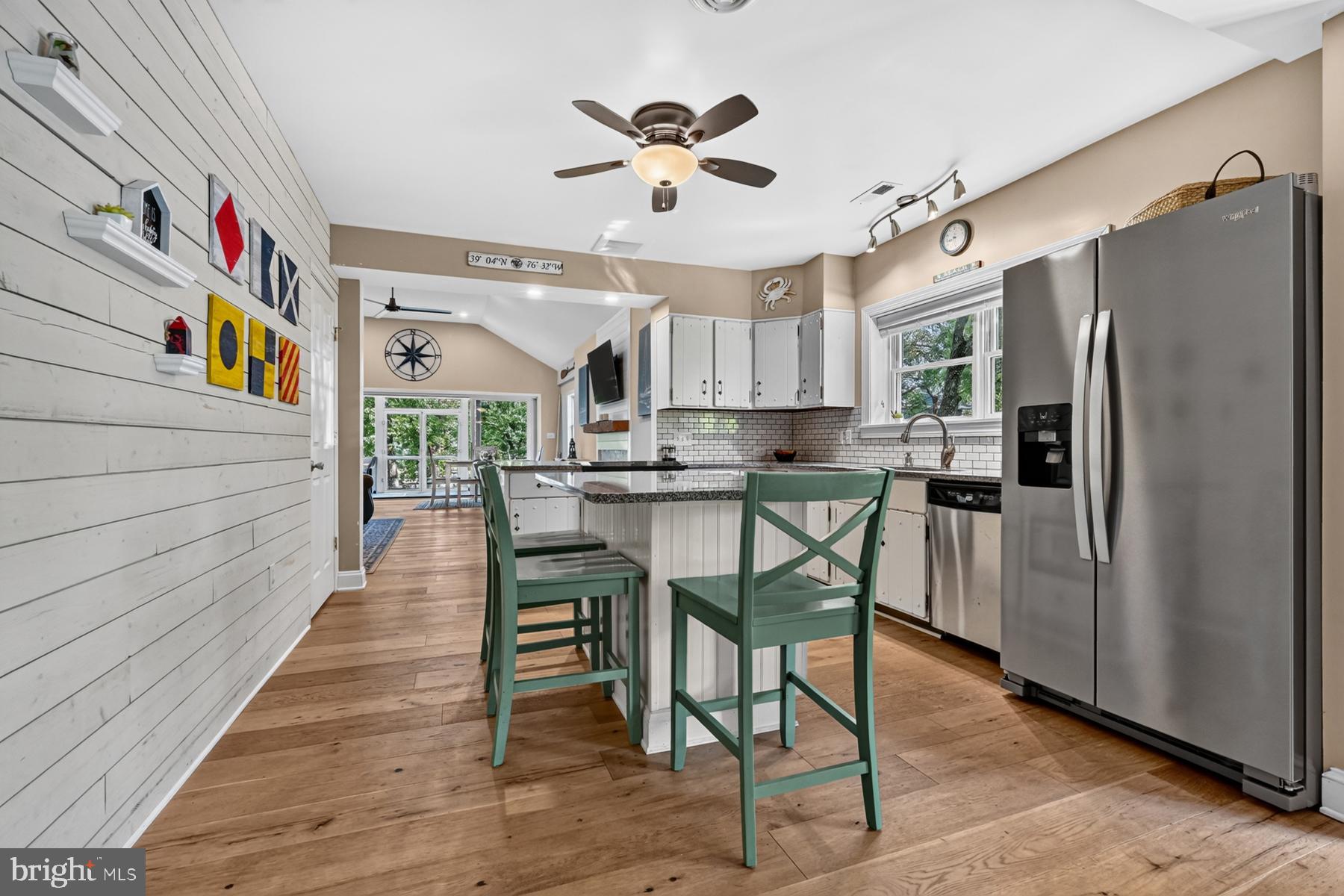 718 Dill Road Severna Park, MD 21146 - Photo 23 of 50 Casual dining on the island