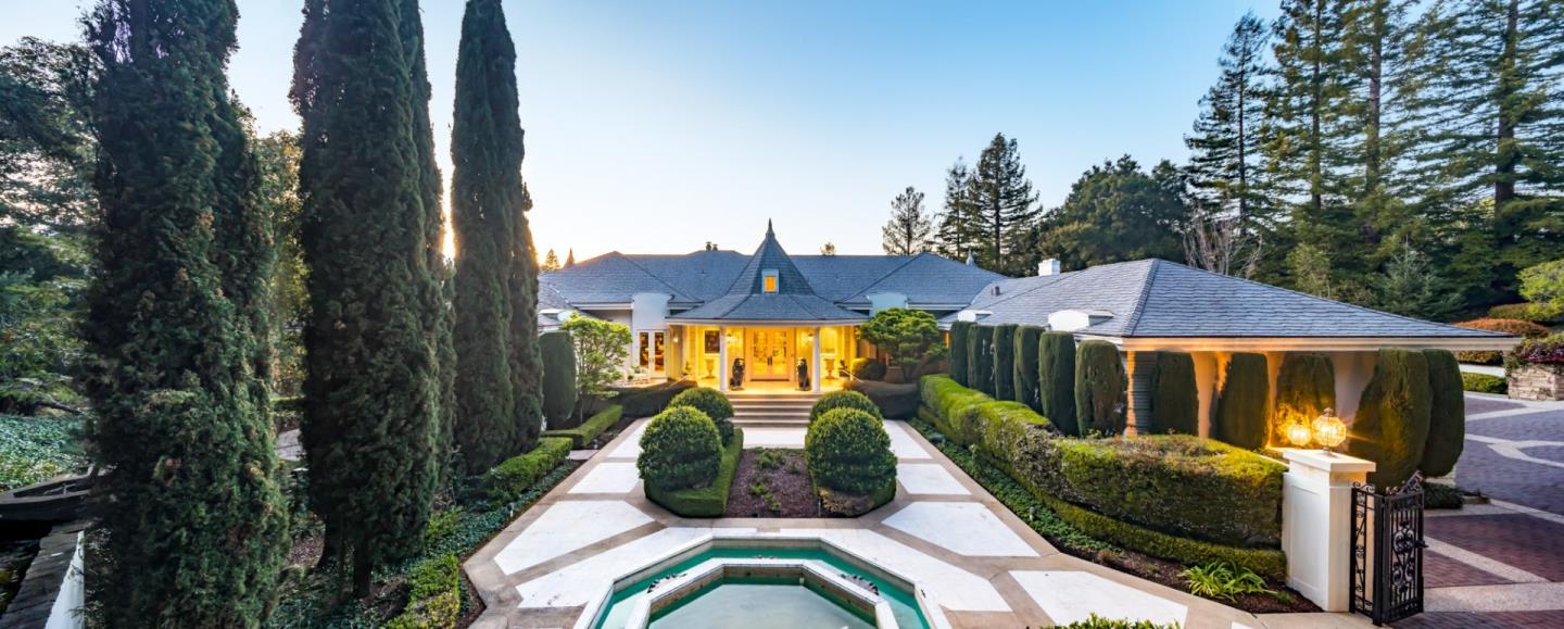 97 Ridge View Drive Atherton, CA 94027 - Photo 3 of 43 a view of a patio in backyard