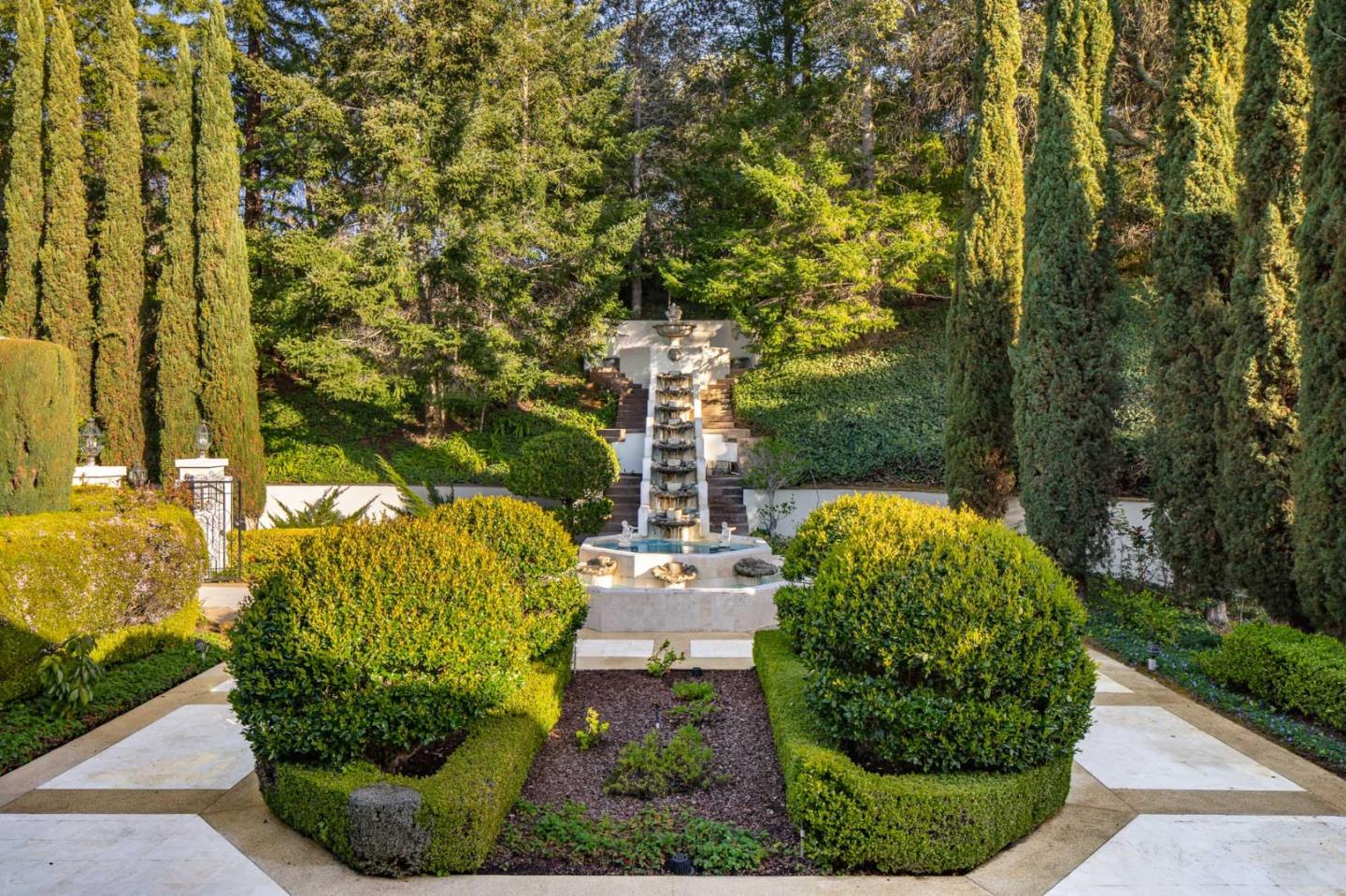 97 Ridge View Drive Atherton, CA 94027 - Photo 5 of 43 a view of a garden