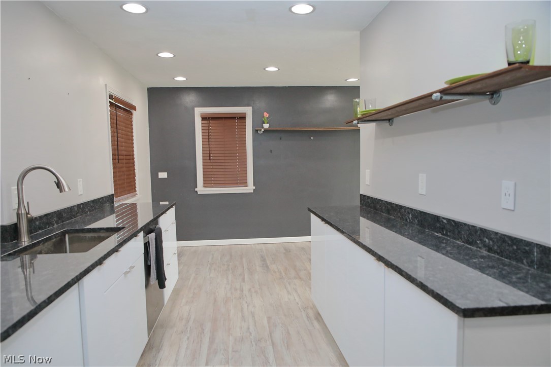 724 Lander Road Cleveland, OH 44143 - Photo 7 of 22