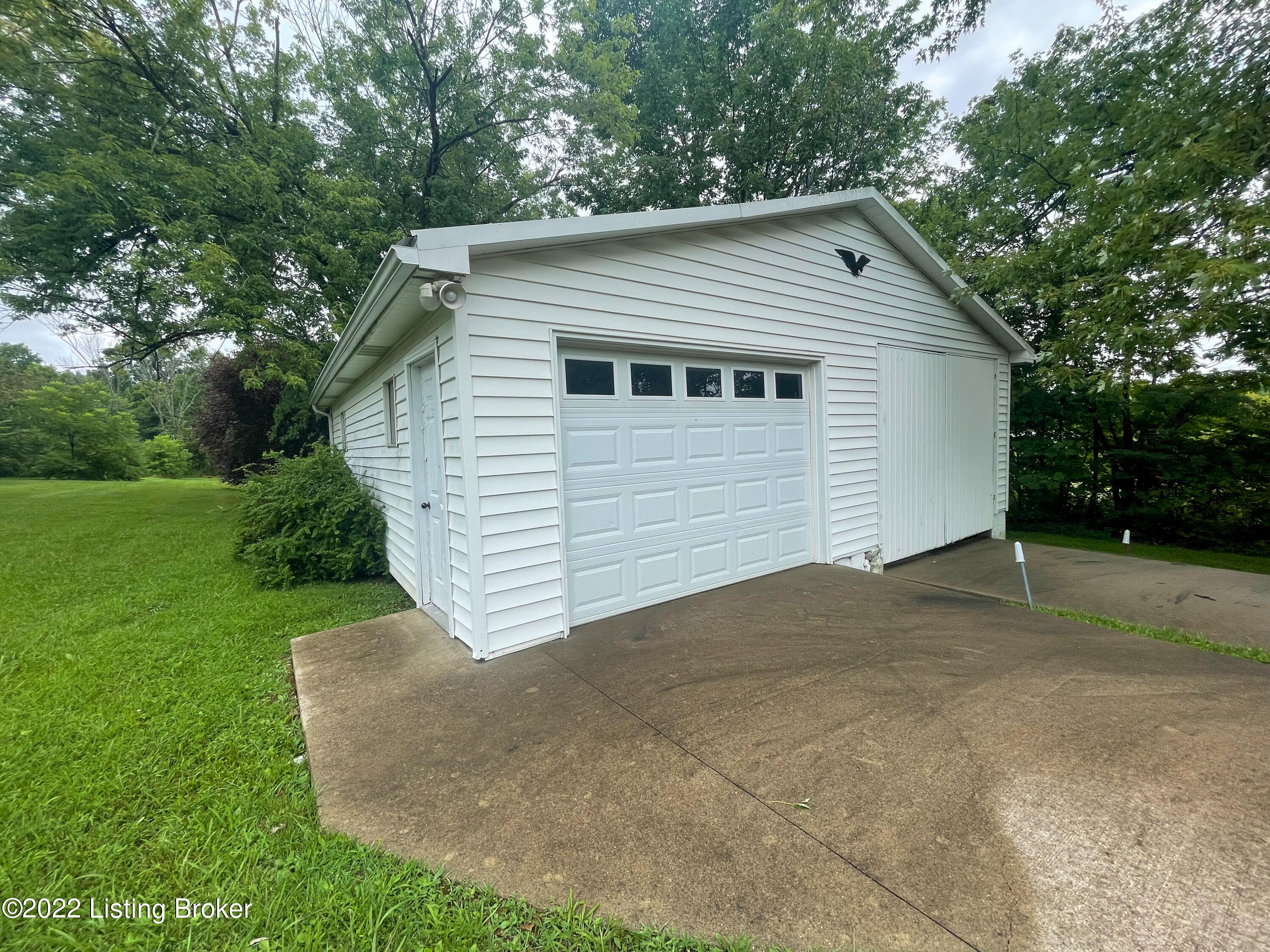 220 Pine Ridge Road Battletown, KY 40104 - Photo 6 of 49 A7967D7B-95D0-40ED-AEB6-A0FD1884E6FA