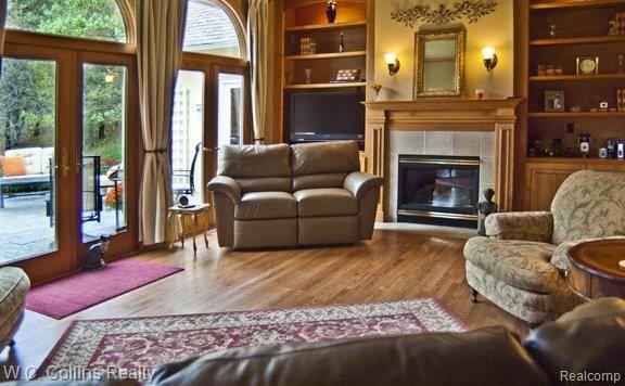 5900 River Ridge Lane Almont, MI 48003 - Photo 2 of 9 living room