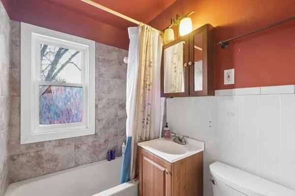 $299,990 | 1946 Dorothea Avenue, St. Paul, MN 55116