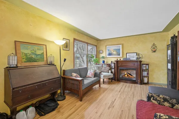 $299,990 | 1946 Dorothea Avenue, St. Paul, MN 55116