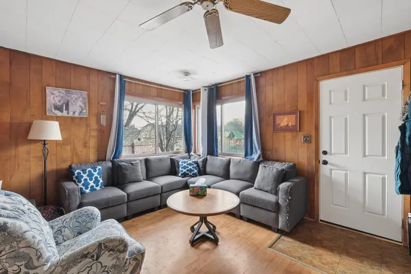 $299,990 | 1946 Dorothea Avenue, St. Paul, MN 55116