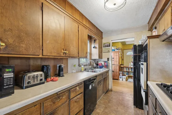 $299,990 | 1946 Dorothea Avenue, St. Paul, MN 55116