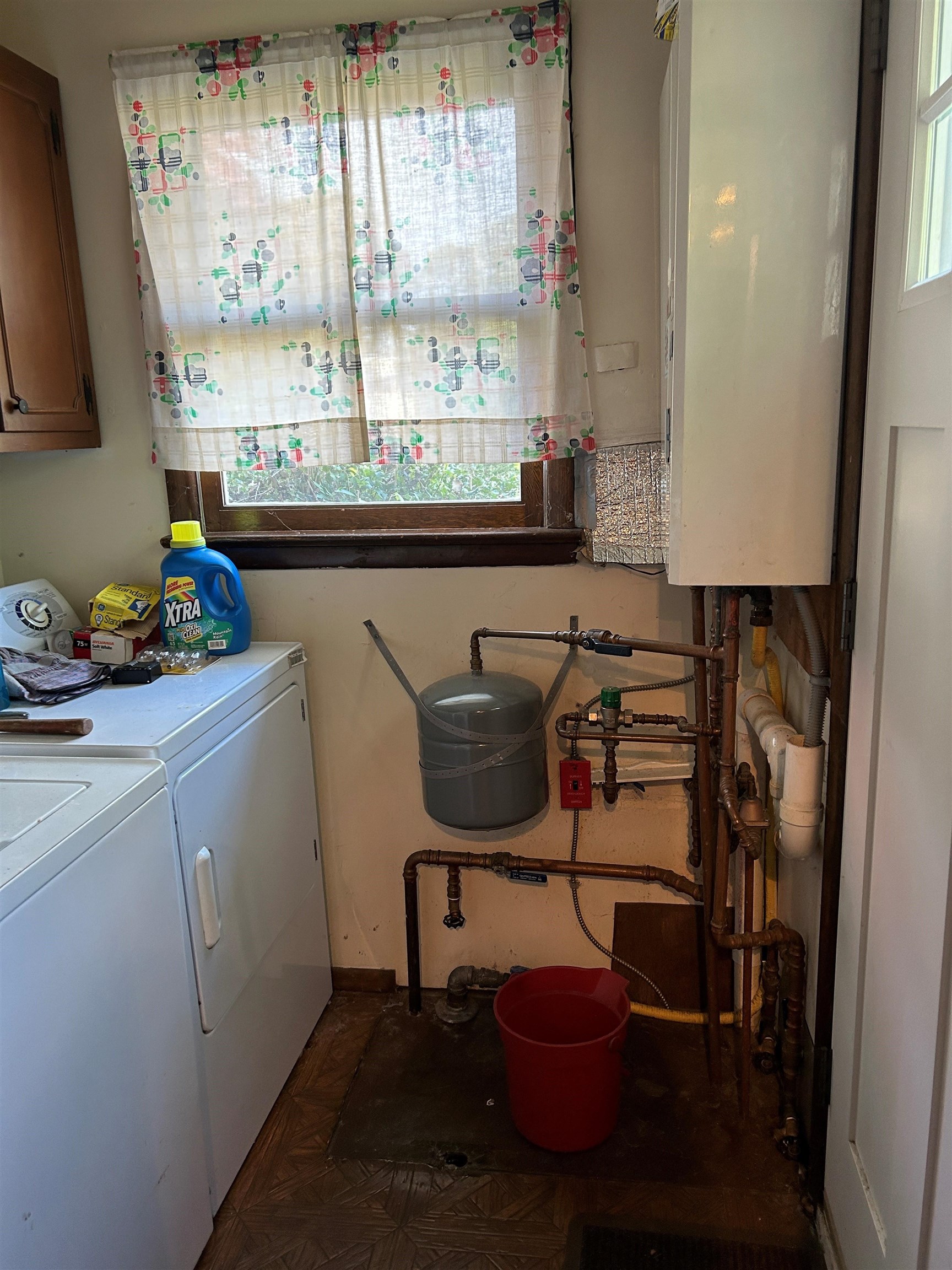 918 Myrna Road Erma, NJ 08204 - Photo 18 of 25 a kitchen with a sink and a window