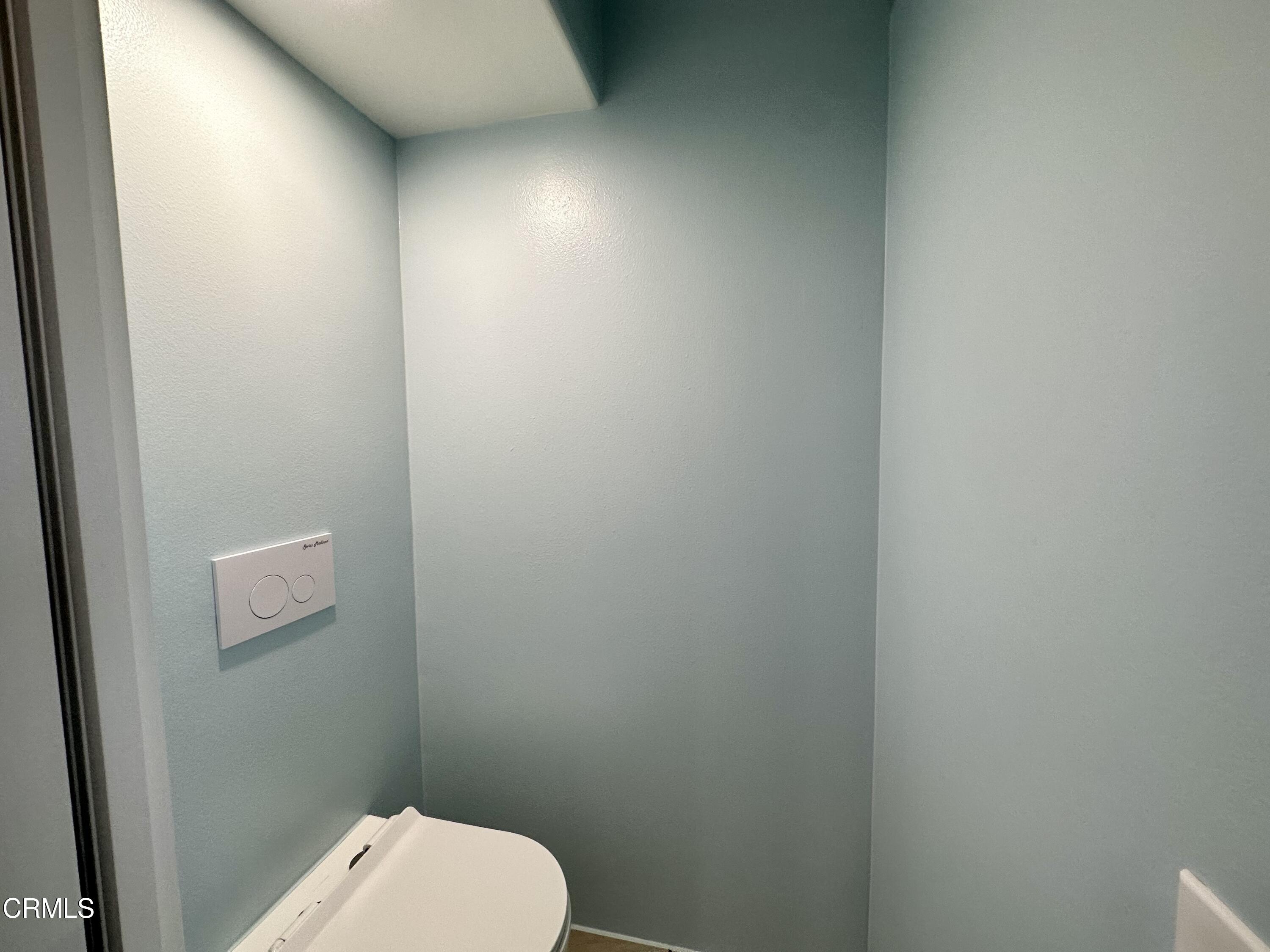 4053 Sunset Lane Oxnard, CA 93035 - Photo 21 of 34 a bathroom with a toilet