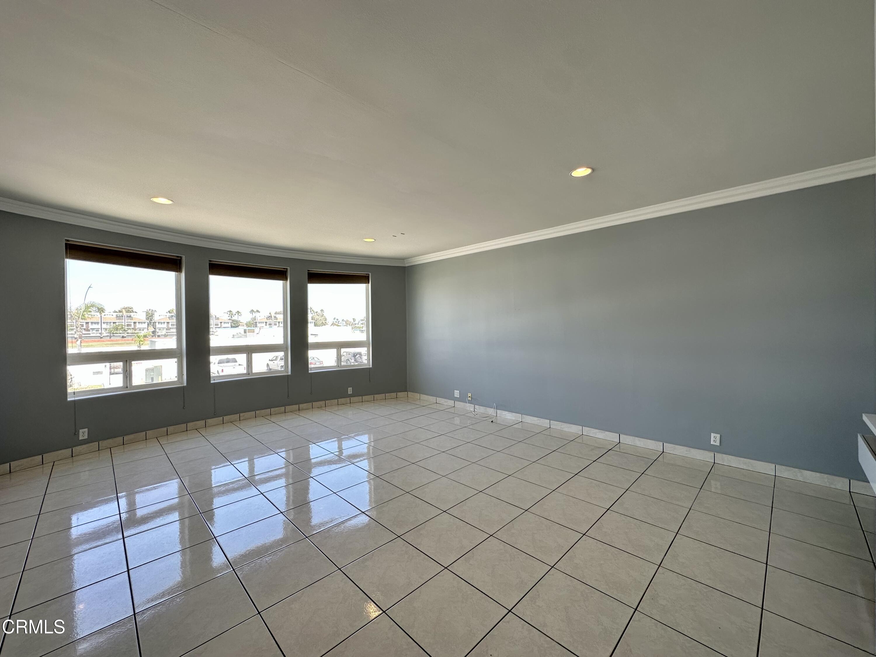 4053 Sunset Lane Oxnard, CA 93035 - Photo 5 of 34 a view of an empty room and window