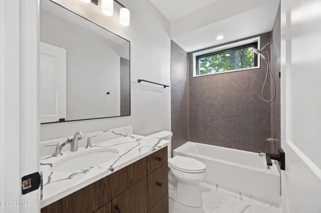 $1,319,650 | 25 Goodman Avenue, Bolton, NY 12814