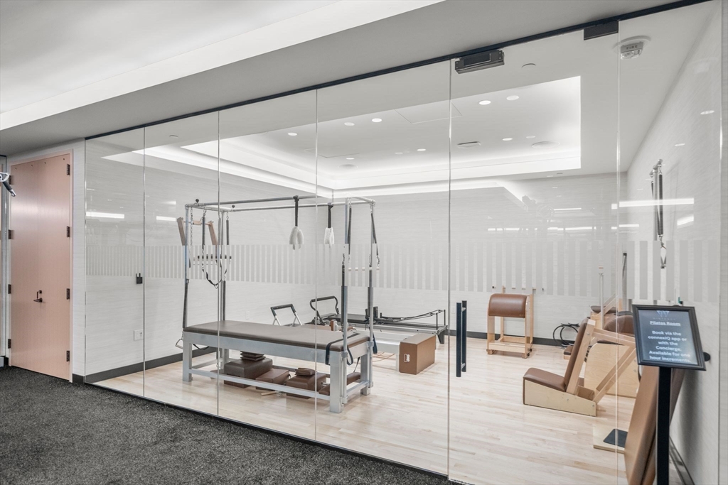 240 Devonshire Street, Unit 3701 Boston, MA 02110 - Photo 31 of 40 a living room with furniture