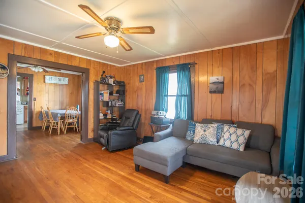 $235,000 | 400 Summit Avenue, Spruce Pine, NC 28777