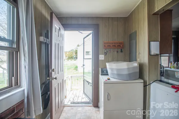 $235,000 | 400 Summit Avenue, Spruce Pine, NC 28777