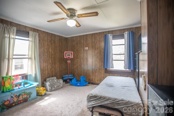 $235,000 | 400 Summit Avenue, Spruce Pine, NC 28777