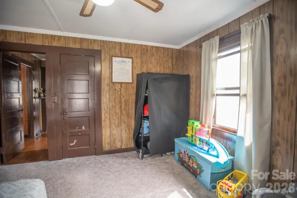 $235,000 | 400 Summit Avenue, Spruce Pine, NC 28777