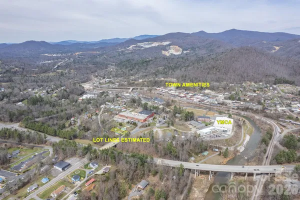 $235,000 | 400 Summit Avenue, Spruce Pine, NC 28777