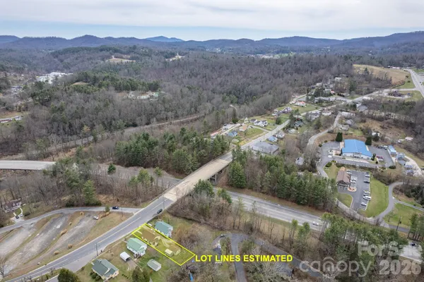 $235,000 | 400 Summit Avenue, Spruce Pine, NC 28777
