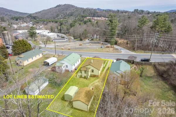 $235,000 | 400 Summit Avenue, Spruce Pine, NC 28777