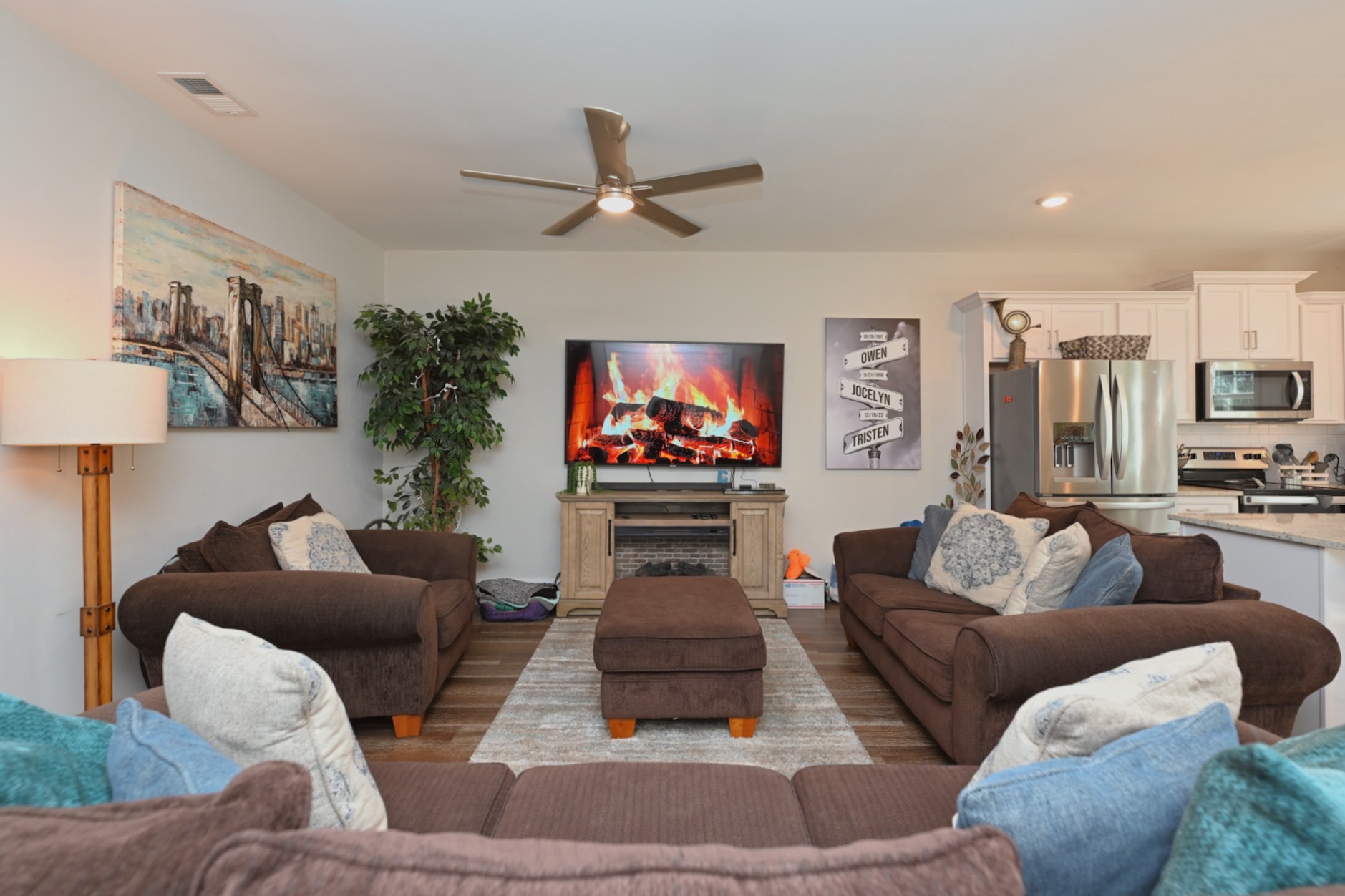 1144 Lock 4 Road, Unit J2 Gallatin, TN 37066 - Photo 9 of 28 a living room with furniture and a flat screen tv