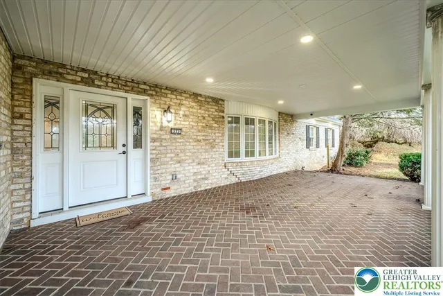 $650,000 | 5353 Highway 309, Schnecksville, PA 18078