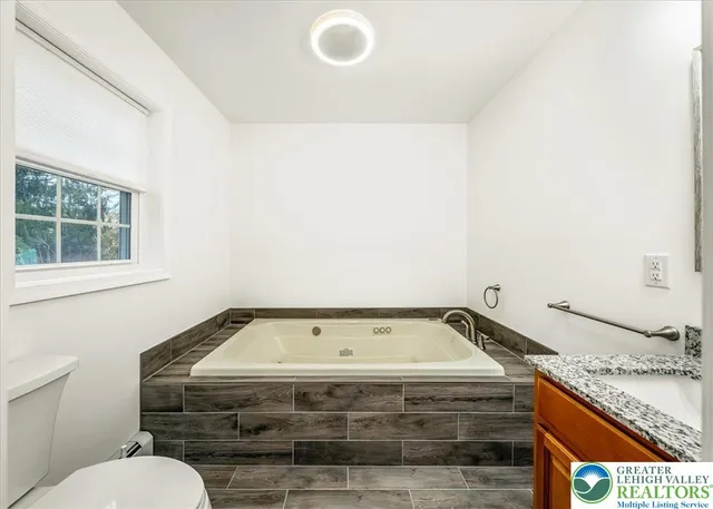 $650,000 | 5353 Highway 309, Schnecksville, PA 18078