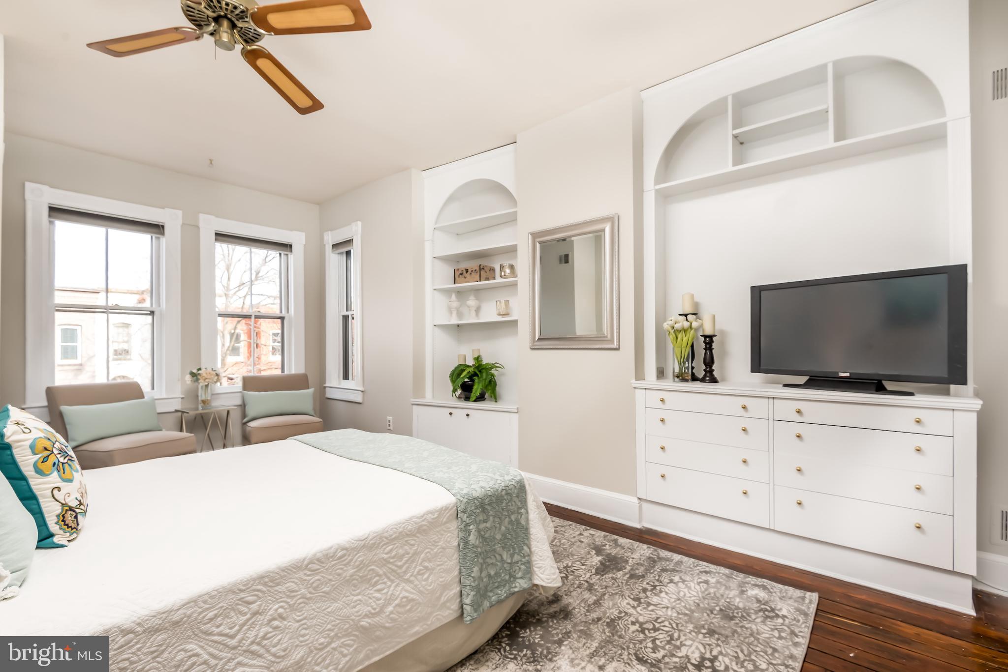 311 E Street Northeast Washington, DC 20002 - Photo 15 of 41 Front Bedroom with built ins