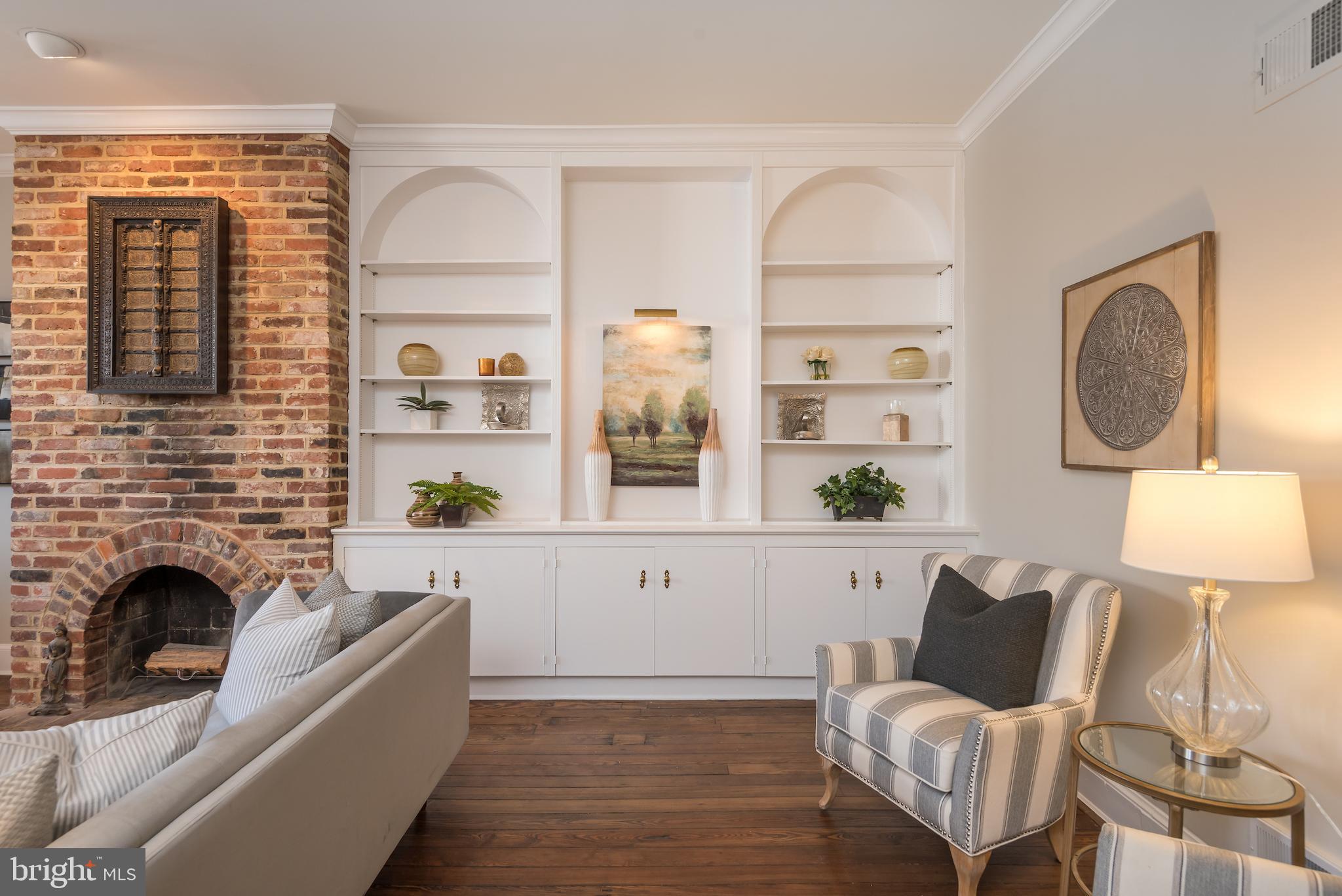 311 E Street Northeast Washington, DC 20002 - Photo 4 of 41 Living room