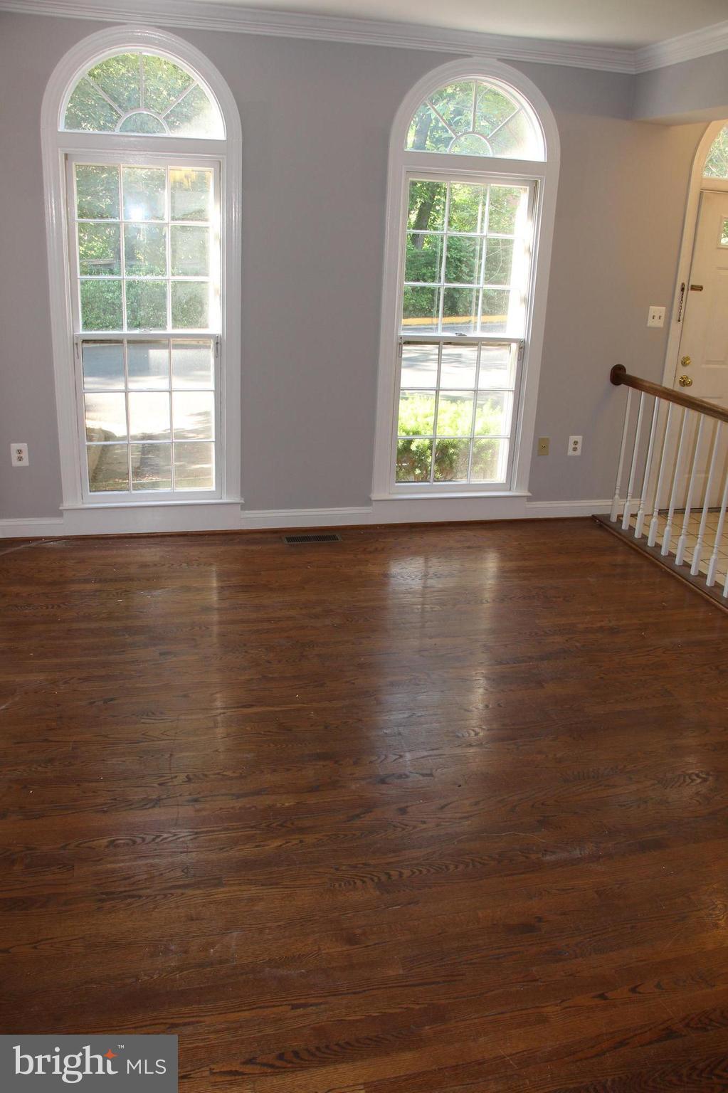 6526 Milva Lane Springfield, VA 22150 - Photo 6 of 30 Over-Sized Living Room! Floor to Ceiling Windows!