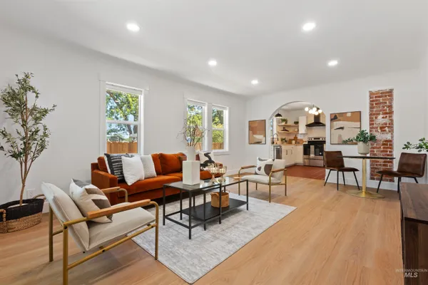 $509,900 | 521 East Idaho Avenue, Meridian, ID 83642