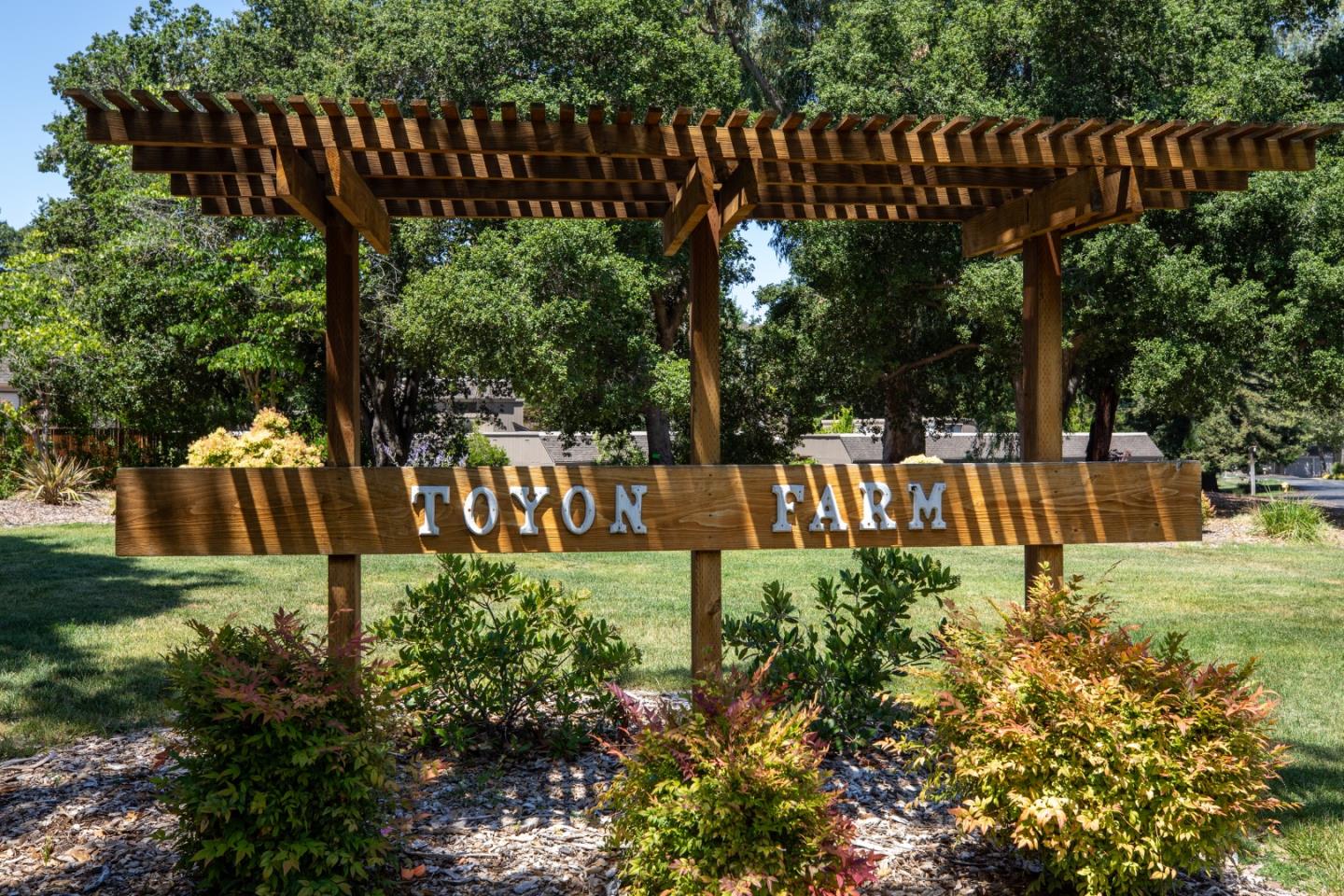 10 Farm Road Los Altos, CA 94024 - Photo 24 of 31 a view of a pathway of a garden