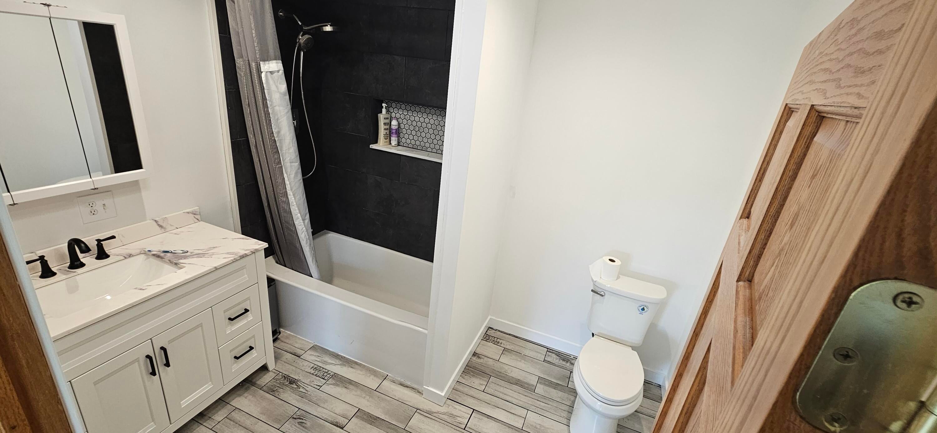 2460 West Hamilton Road Alpena, MI 49707 - Photo 22 of 36 Private bathroom in bedroom #1