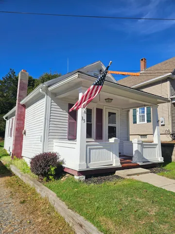 $1,100 | 31-35 Salisbury Avenue, Plainfield, CT 06354