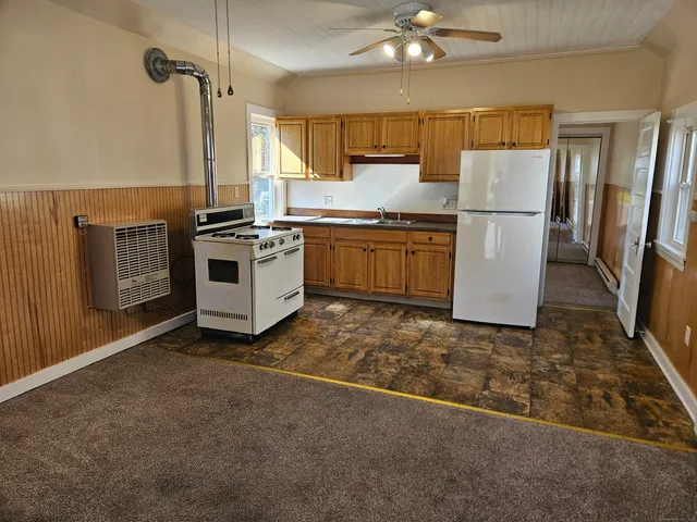 $1,100 | 31-35 Salisbury Avenue, Plainfield, CT 06354