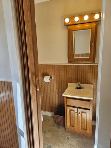 $1,100 | 31-35 Salisbury Avenue, Plainfield, CT 06354
