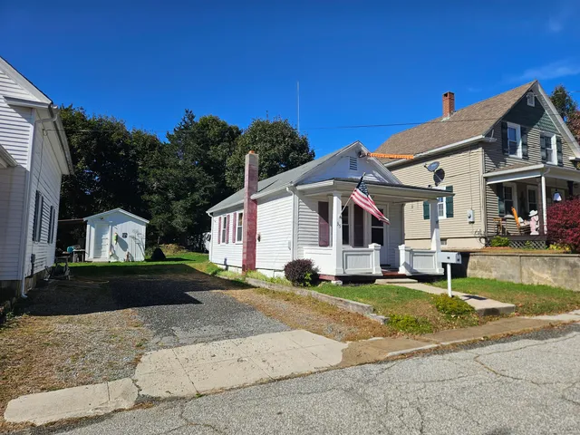 $1,100 | 31-35 Salisbury Avenue, Plainfield, CT 06354