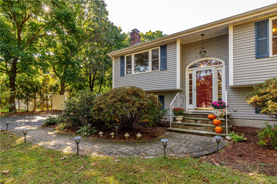 490 Sowams Road Barrington, RI 02806 - Photo 3 of 44