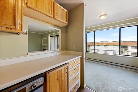 $195,995 | 1588 Naval Avenue, Unit 10, Bremerton, WA 98312