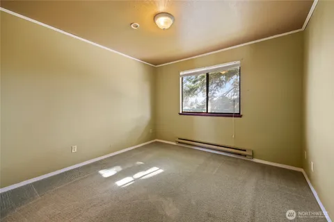 $195,995 | 1588 Naval Avenue, Unit 10, Bremerton, WA 98312