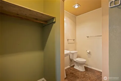 $195,995 | 1588 Naval Avenue, Unit 10, Bremerton, WA 98312