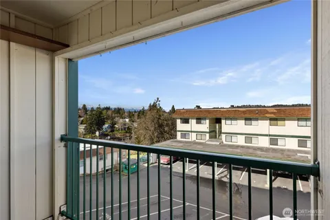 $195,995 | 1588 Naval Avenue, Unit 10, Bremerton, WA 98312