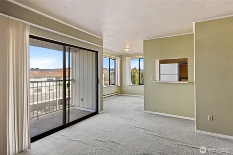 $195,995 | 1588 Naval Avenue, Unit 10, Bremerton, WA 98312