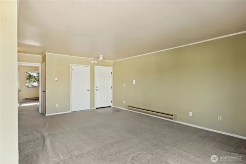 $195,995 | 1588 Naval Avenue, Unit 10, Bremerton, WA 98312