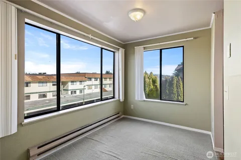 $195,995 | 1588 Naval Avenue, Unit 10, Bremerton, WA 98312